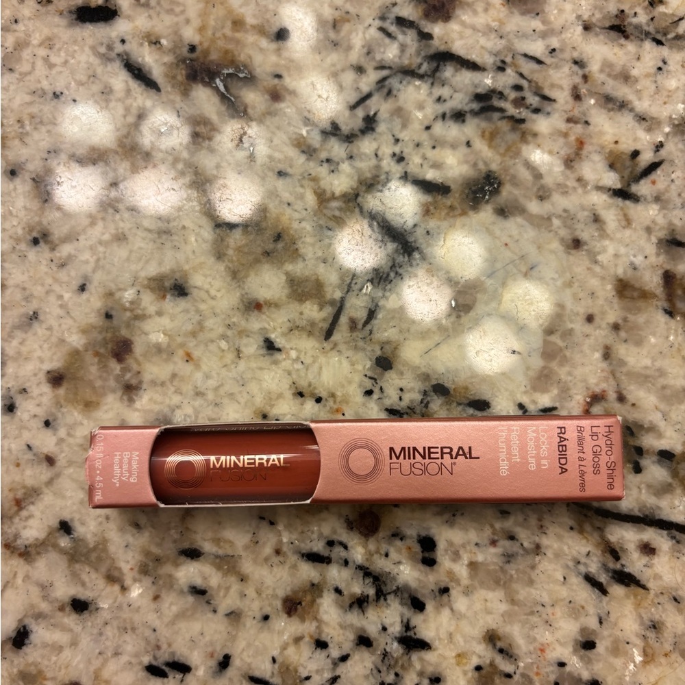 Mineral Fusion Lip Gloss in Radiant Ruby